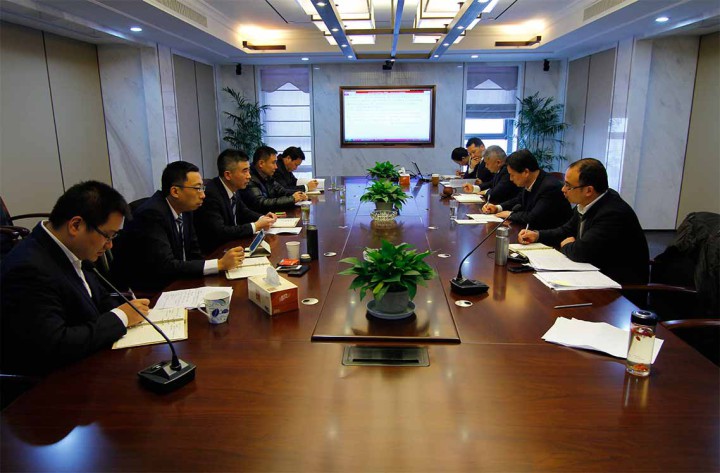 裝飾集團召開分公司工作專題研討會