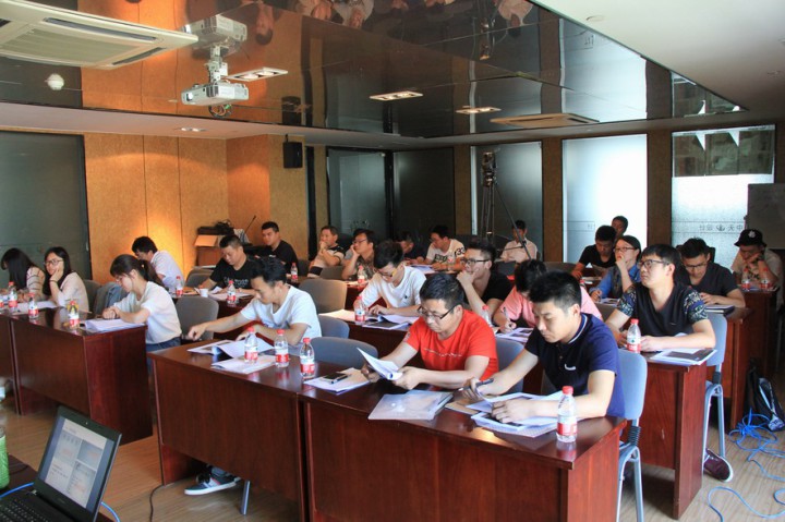 裝飾集團組織召開2017年第一次資料管理培訓