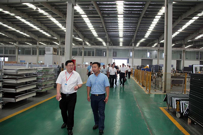 中天幕墻組團(tuán)赴中南幕墻學(xué)習(xí)交流