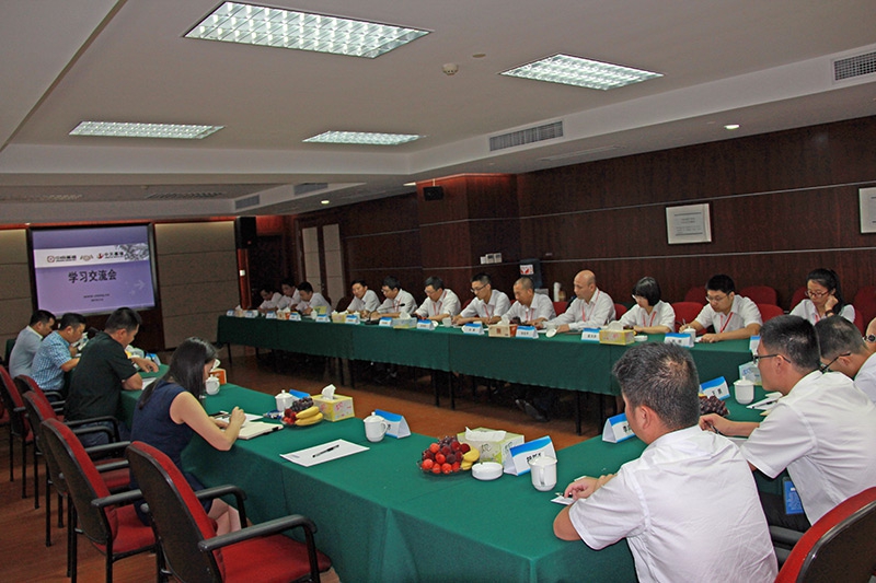 中天幕墻組團(tuán)赴中南幕墻學(xué)習(xí)交流