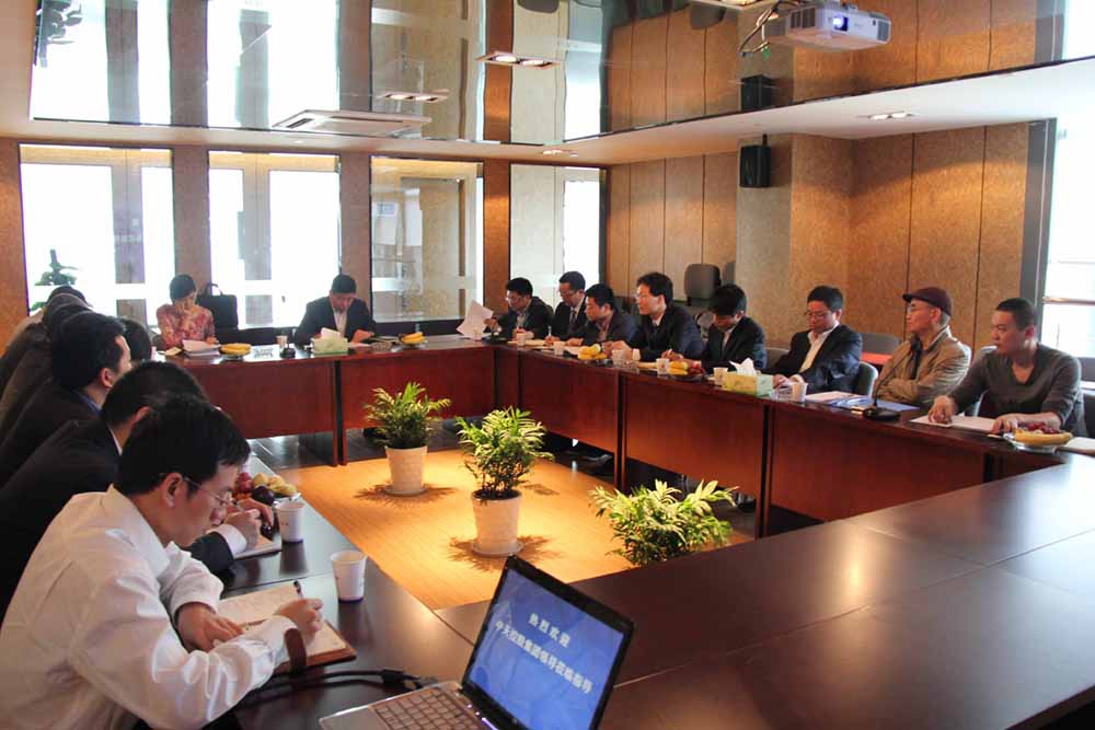 控股集團(tuán)董事長樓永良到裝飾集團(tuán)檢查指導(dǎo)工作