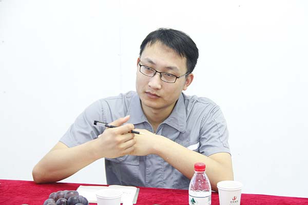 控股集團(tuán)董事長助理徐慧泉一行到裝飾集團(tuán)慰問、檢查