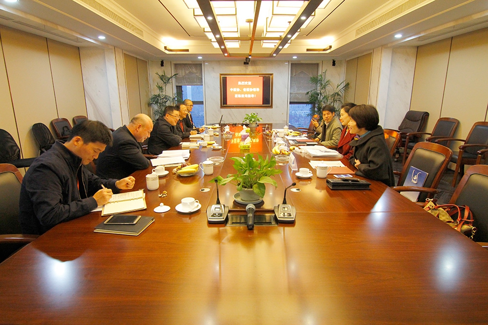 中裝協(xié)、省裝協(xié)領(lǐng)導(dǎo)到裝飾集團(tuán)考察調(diào)研