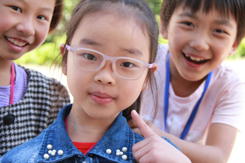 讓愛(ài)流動(dòng)點(diǎn)亮夢(mèng)想 關(guān)愛(ài)農(nóng)村留守兒童