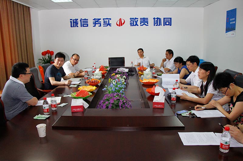 集團(tuán)監(jiān)事會(huì)主席方躍峰到裝飾集團(tuán)開(kāi)展高溫慰問(wèn)及工作檢查